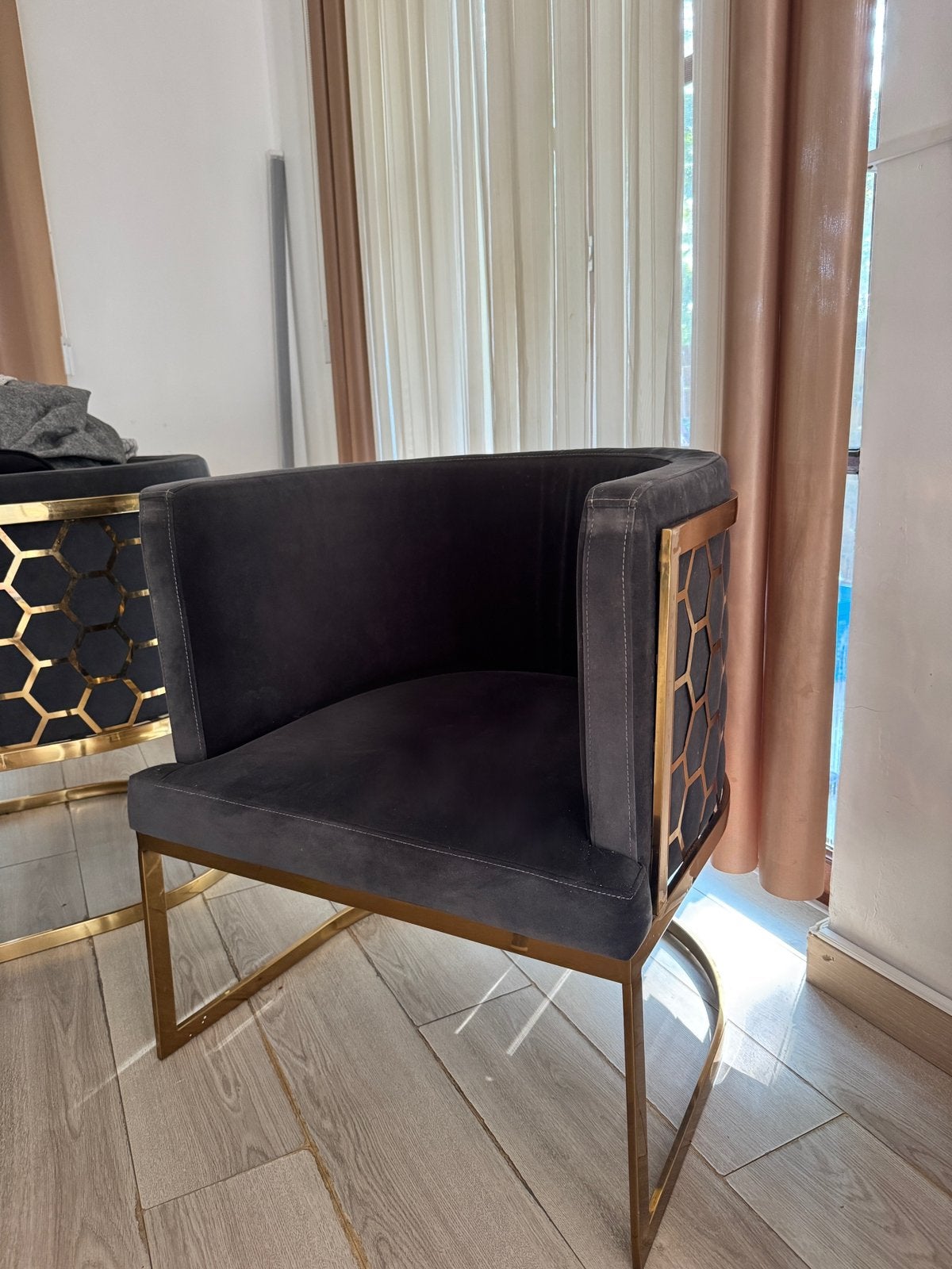 St 6Luxe HoneycombVelvet Eetkamerstoelen donkerGrijsRoségoud, Huis en Inrichting, Ophalen, Zo goed als nieuw