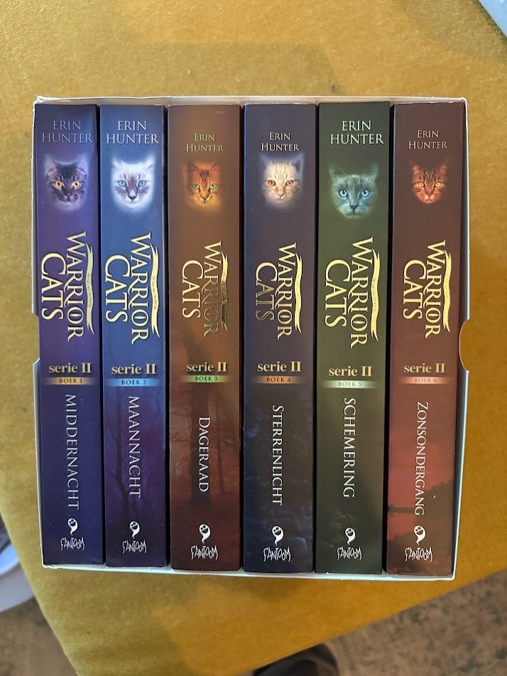Warrior Cats - Cadeaubox - Serie II, Erin Hunter, Ophalen of Verzenden, Zo goed als nieuw, Fictie