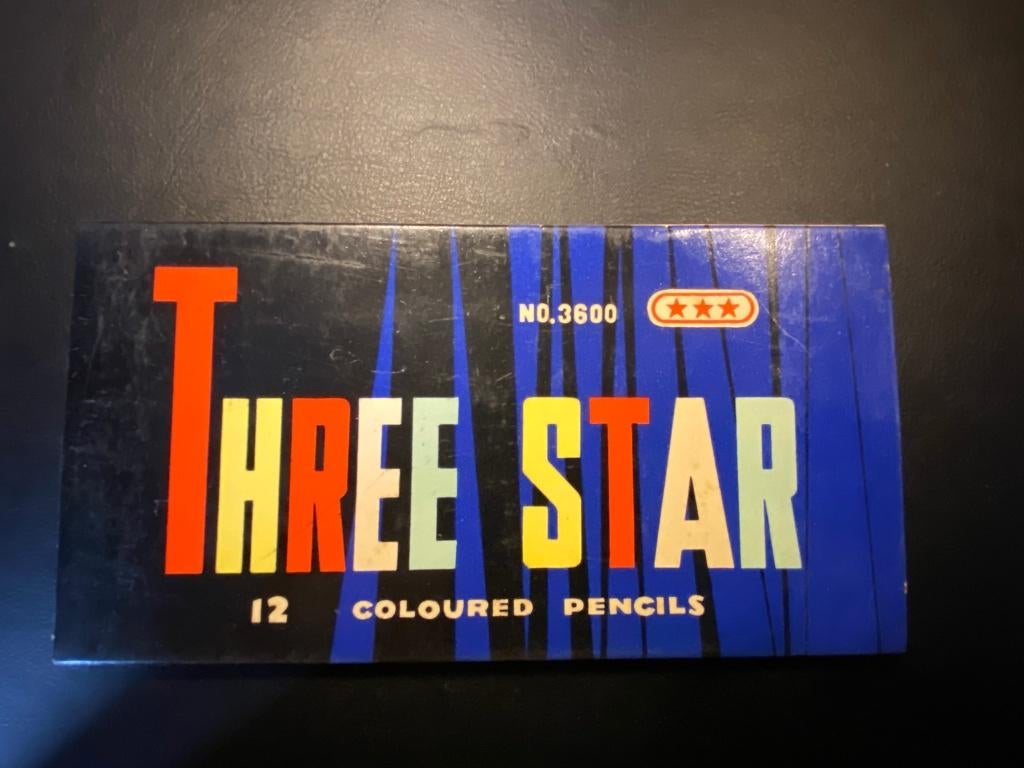crayons de couleur vintage Trois étoiles, Antiquités & Art, Curiosités & Brocante, Enlèvement ou Envoi