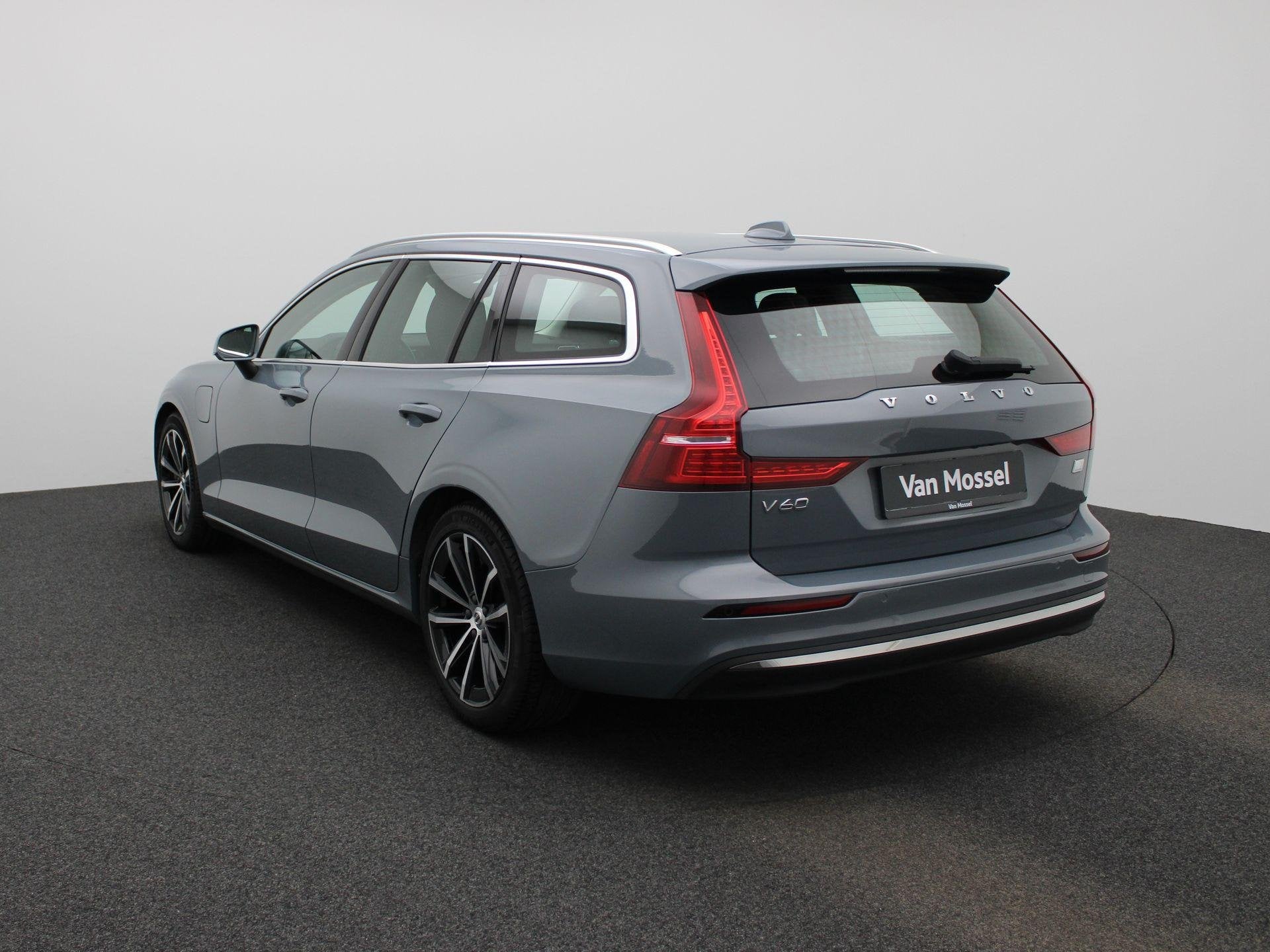 Volvo V60 T6 PHEV 4x4 Core Aut. (automatique), Autos, Argent ou Gris, Electronic Stability Program (ESP), Entreprise, 2000 kg
