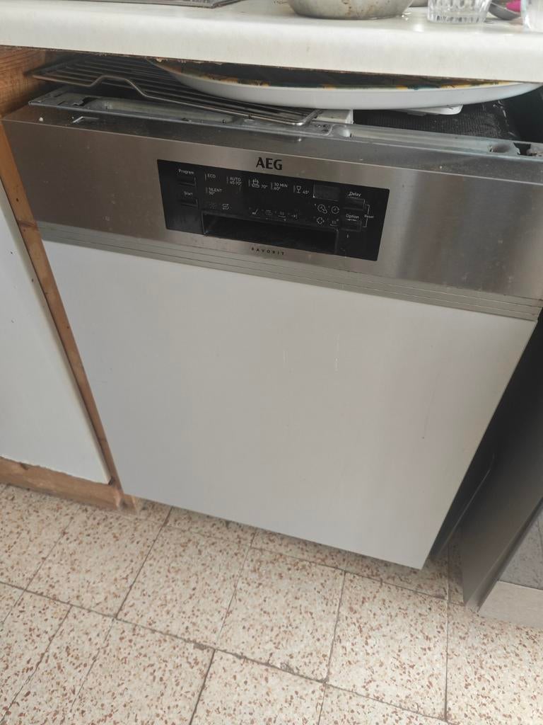 Lave-vaisselle AEG FAVORIT (Encastrable / Semi-intégré), Enlèvement