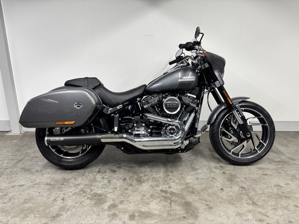 Harley-Davidson SOFTAIL FLSB SPORT GLIDE (bj 2022), Motoren, Via Galileo Galilei 1
30033   Noale, IT, 1745 cc, Aprilia, Meer dan 35 kW