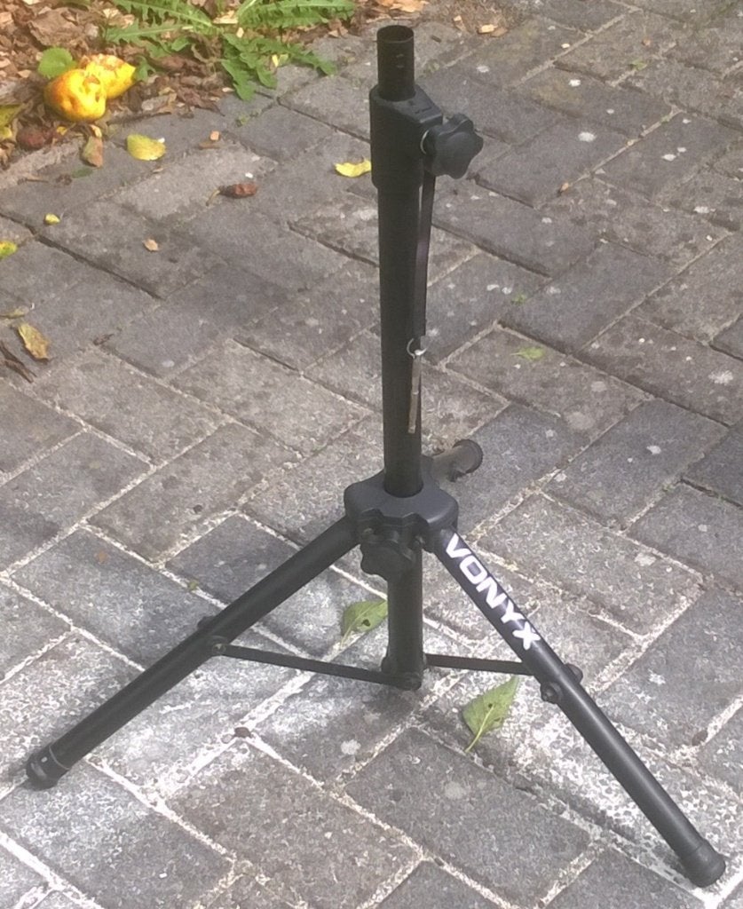 Statief diameter 20 - 25 mm, hoogte 1 meter, Ophalen of Verzenden, Zo goed als nieuw, Instrumentstandaard, Speaker