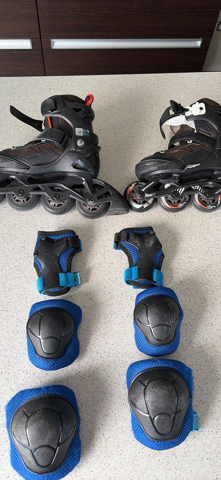Skeelers kinderen + bescherming, Sport en Fitness, Skeelers, Kinderen, Inline skates 4 wielen, Ophalen, Overige merken