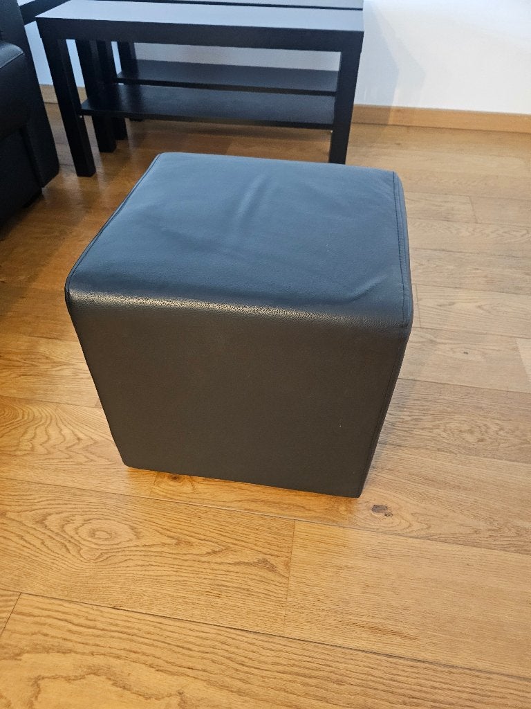 Pouf noir, Maison & Meubles, Canapés | Repose-pieds & Poufs, Synthétique, Klassiek, Enlèvement, Carré