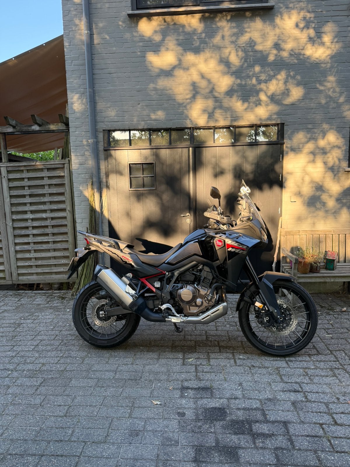 Honda Africa Twin CRF1100L 2025, 2 cilinders, Motorrijbewijs A, Gebruikt, Handvatverwarming