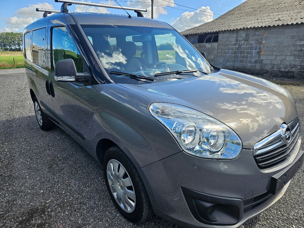 Opel Combo 5-zit 1.4 benzine 129000 km GEKEURD, Auto's, Opel, Euro 5, Monovolume, 4 cilinders, Particulier