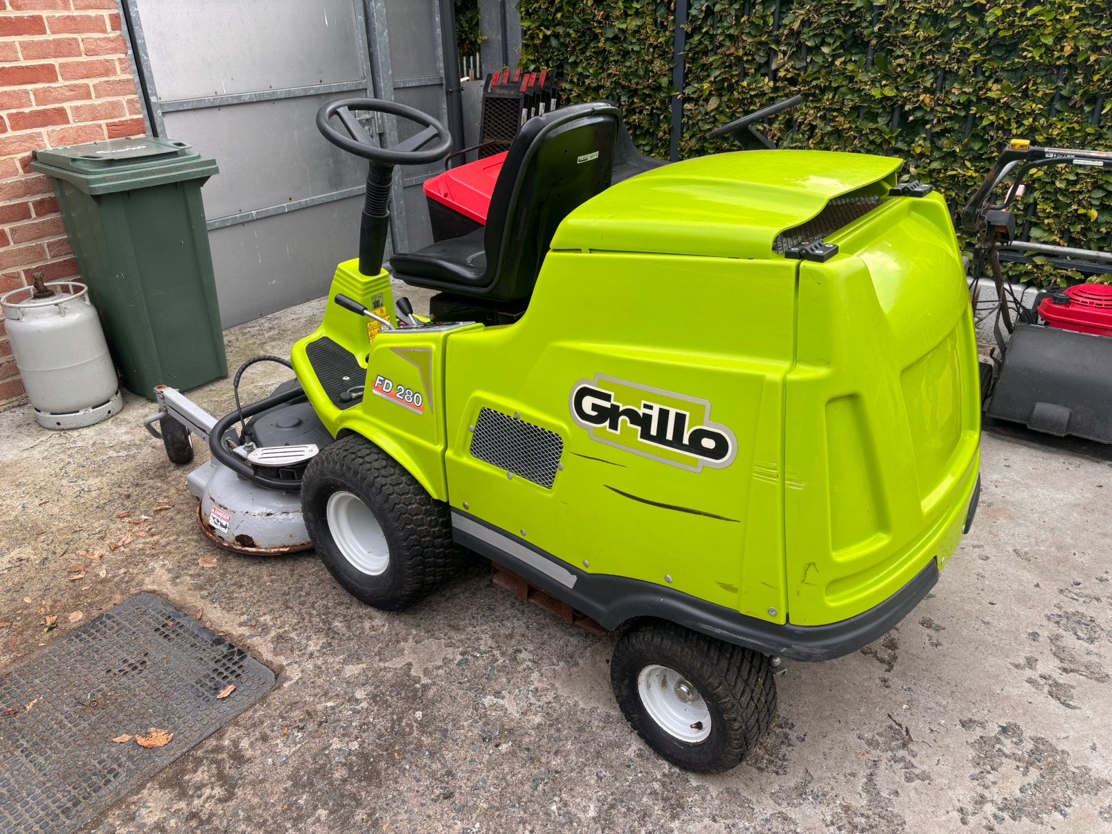 Zitmaaier Grillo FD280, Enlèvement, Utilisé, Démarrage électrique, 90 à 120 cm