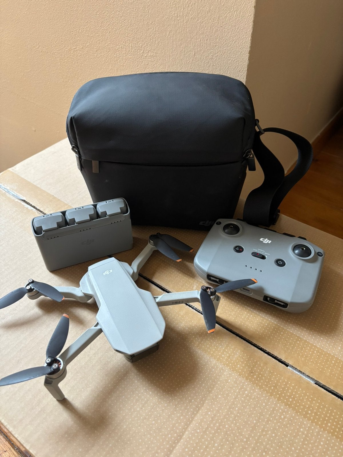 DJI Mini 2 SE Fly More Combo – 3 batteries + accessoires, Audio, Tv en Foto, Ophalen, Cameradrone, 15 tot 30 minuten, Zo goed als nieuw