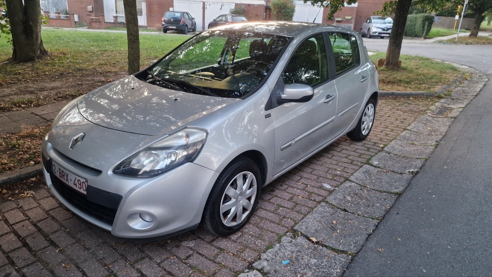 clio 3 1.5dci premier propriétaire, Argent ou Gris, Achat, Noir, Diesel