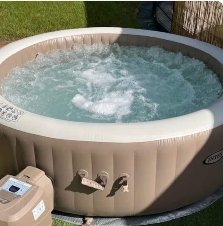 Te koop: Intex PureSpa Bubble Therapy 6-persoons, Tuin en Terras, Bubbelbaden en Hottubs, Ophalen, Zo goed als nieuw