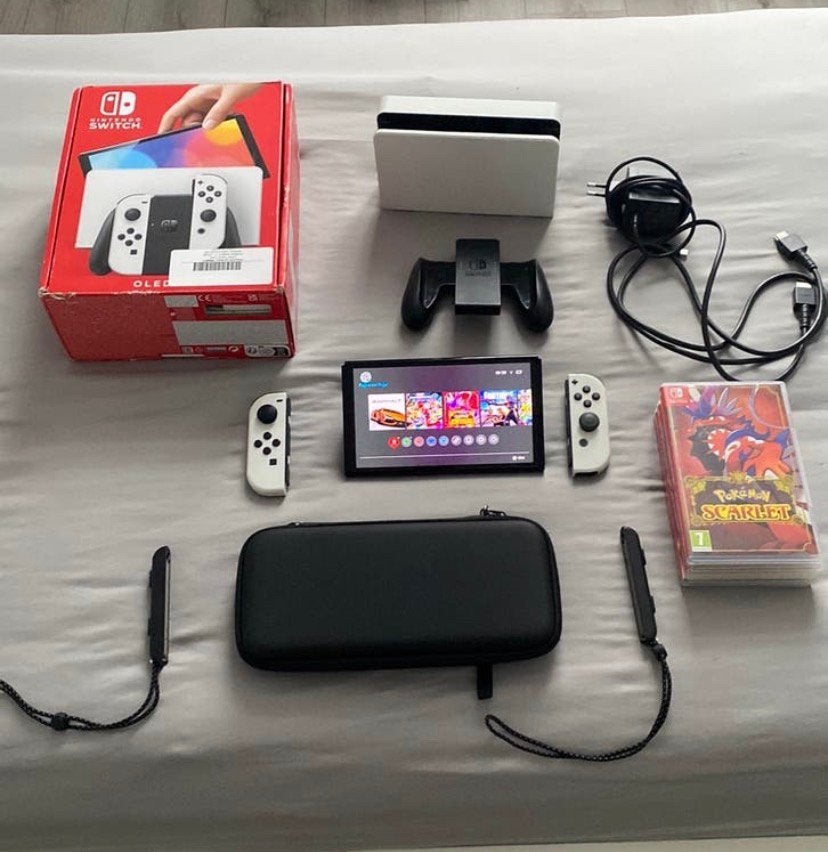 Nintendo Switch OLED, Enlèvement, Comme neuf, Avec 2 manettes, Switch OLED