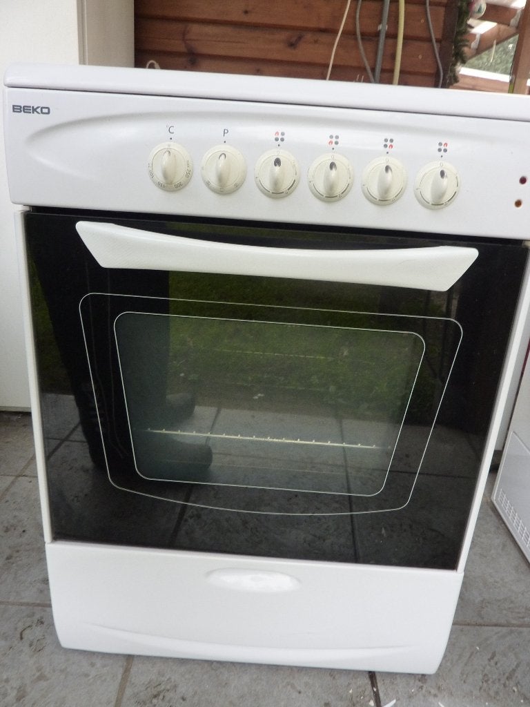 Elektrisch fornuis beko met keramische kookplaat en  oven, Ophalen, Gebruikt, Hete lucht, 60 cm of meer