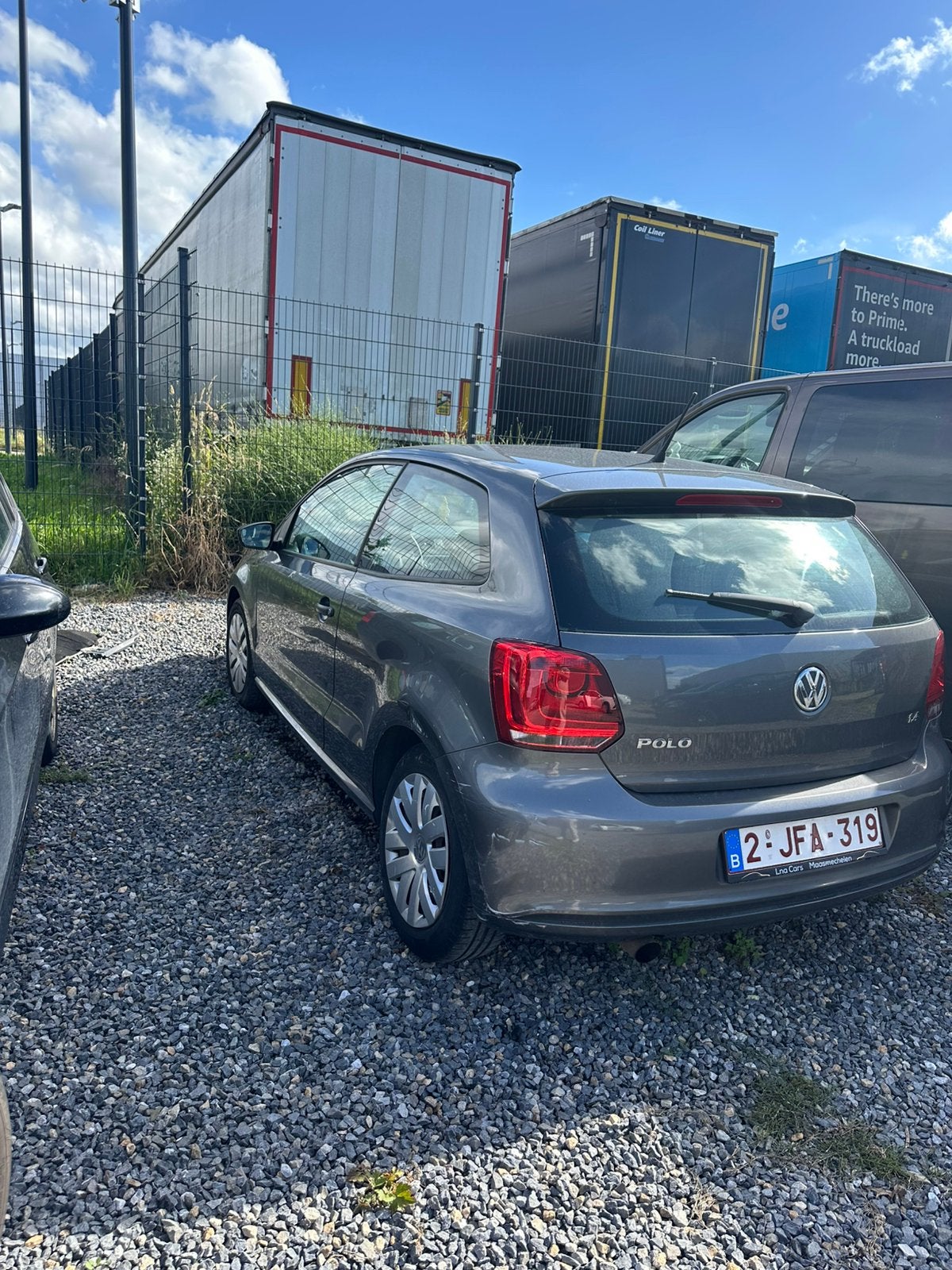 Volkswagen polo 6r accident wagen !, Auto's, Volkswagen, Voorwielaandrijving, Euro 5, Stof, Zwart