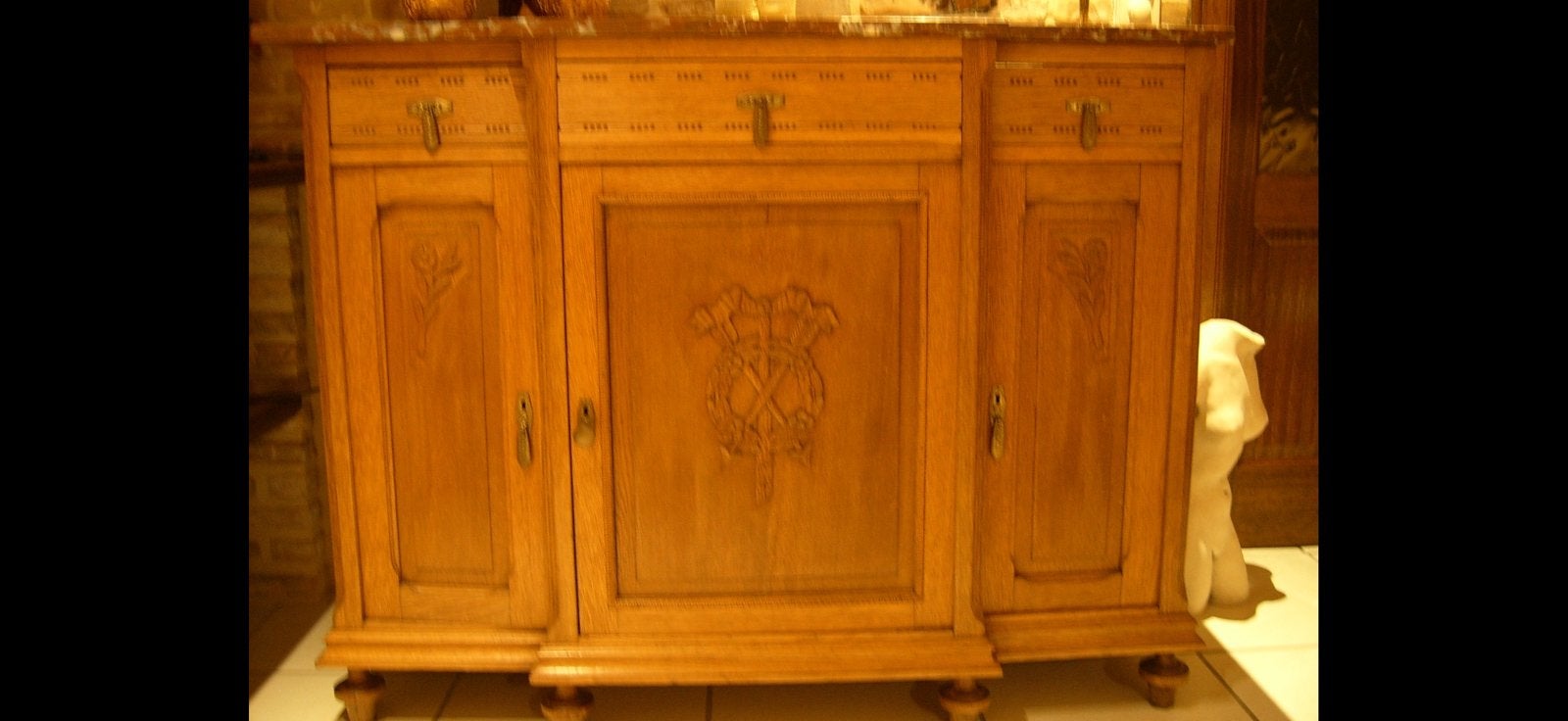 Grande armoire avec dessus en marbre, Enlèvement, Comme neuf