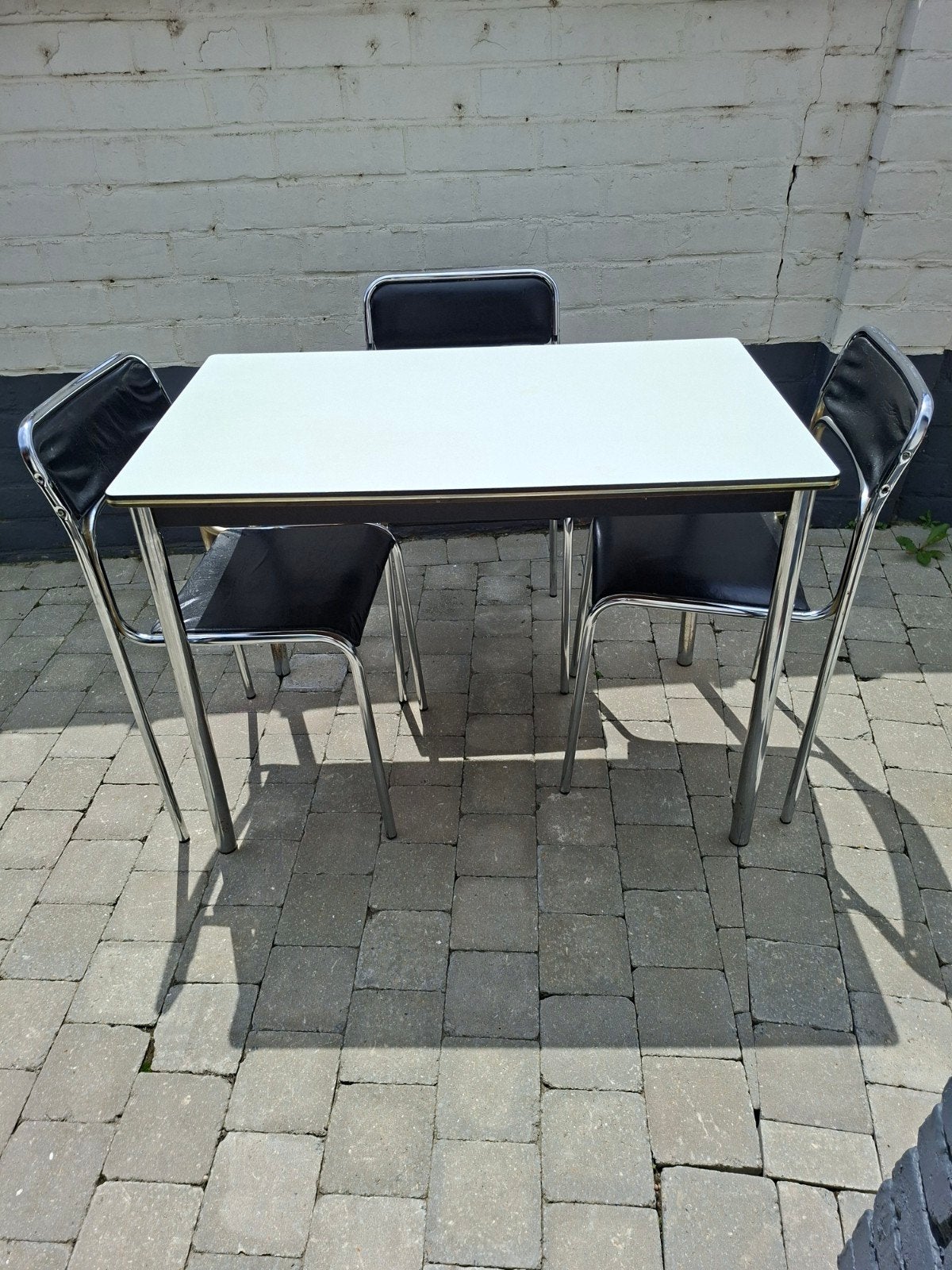 3 vintage bauhaus buizenframe stoelen en formica tafel, Ophalen