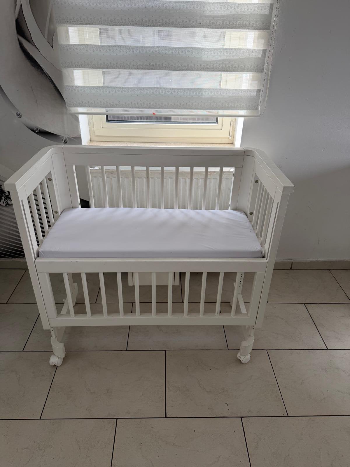 Baby bed in heel goede staat zo goed als nieuw, Kinderen en Baby's, Ophalen, Zo goed als nieuw