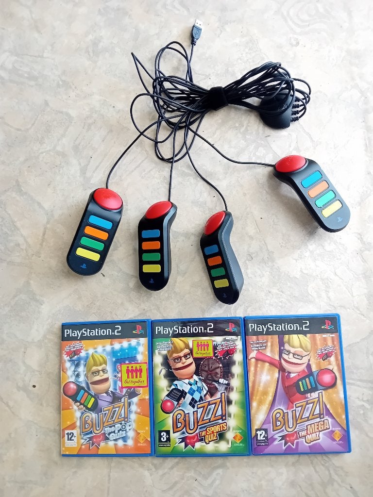 3 games + 4 Buzers, Games en Spelcomputers, Ophalen, Zo goed als nieuw, Met games
