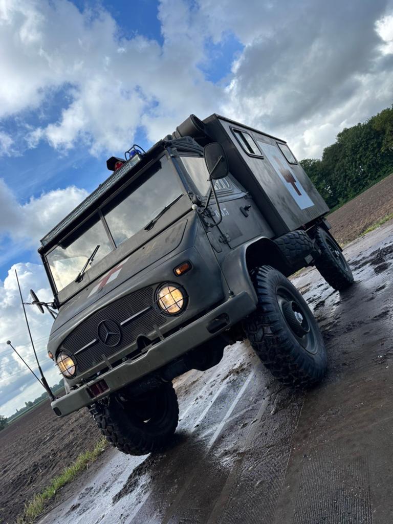 Unimog 404 ambulance, Entreprise, Achat