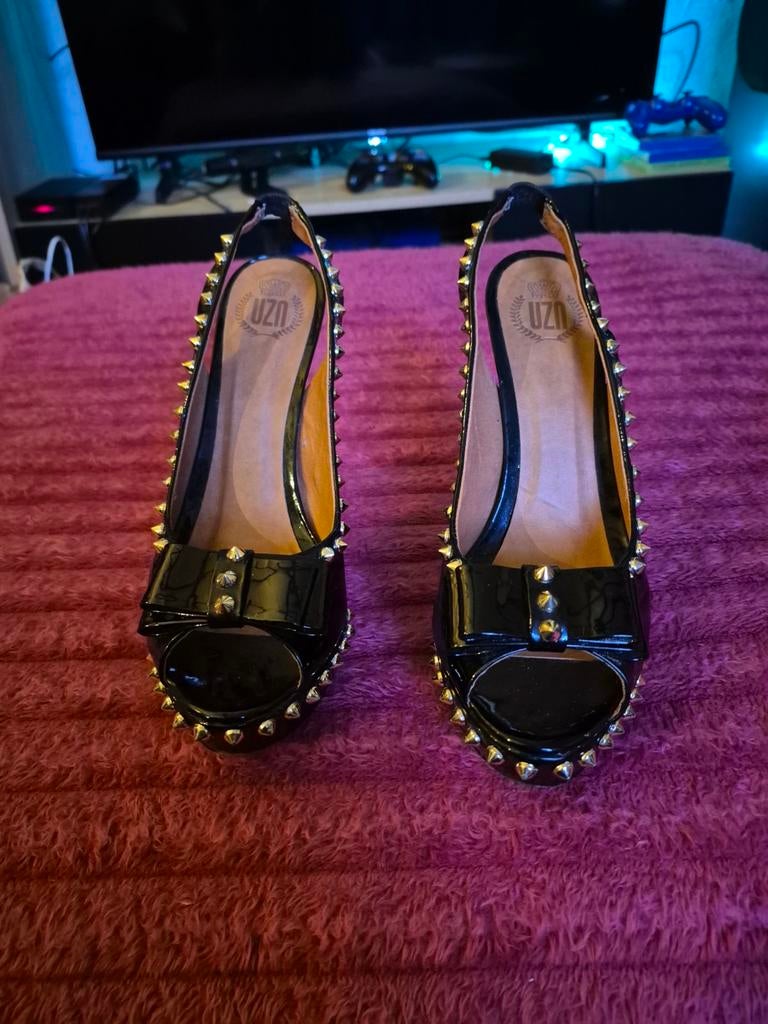 escarpins de marque Brésilienne clouté en cuir noir, Enlèvement ou Envoi, Noir, Escarpins