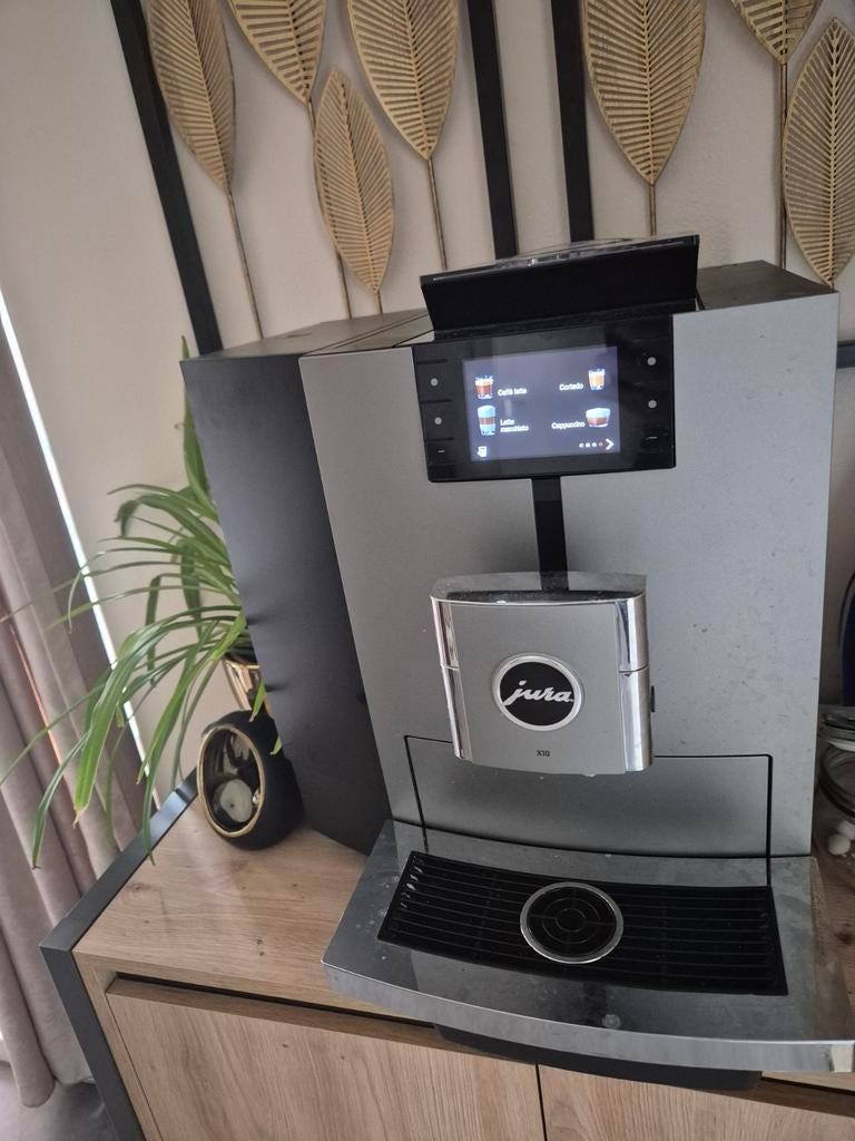 Jura x10 dark inox volautomatische koffiemachine, Elektronische apparatuur, Koffiezetapparaten, Ophalen, Koffiemachine