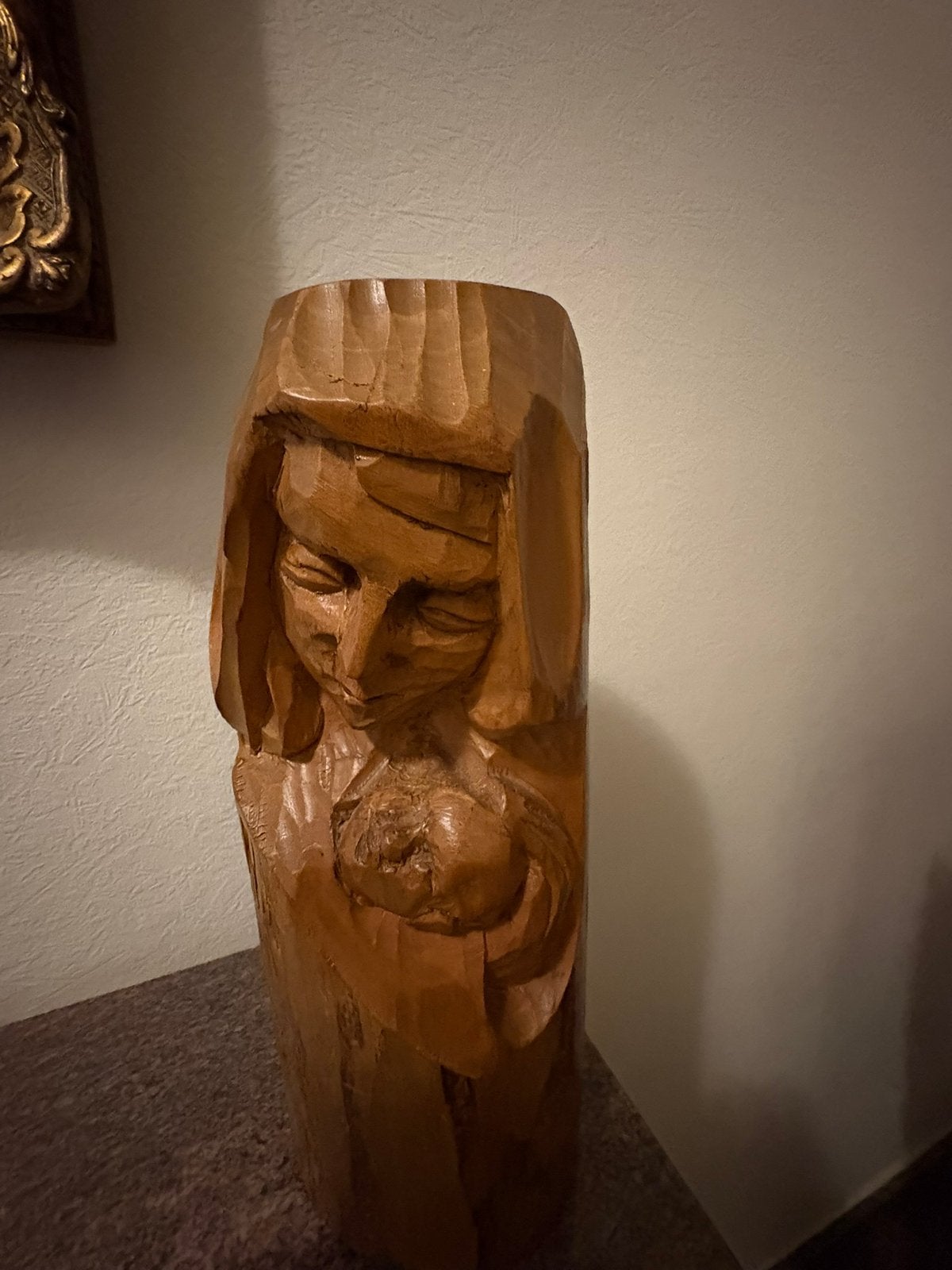 Mooi uitgesneden houtwerk moeder met kind, Antiek en Kunst, Ophalen, Overige onderwerpen, Houtsnijwerk, Handgemaakt