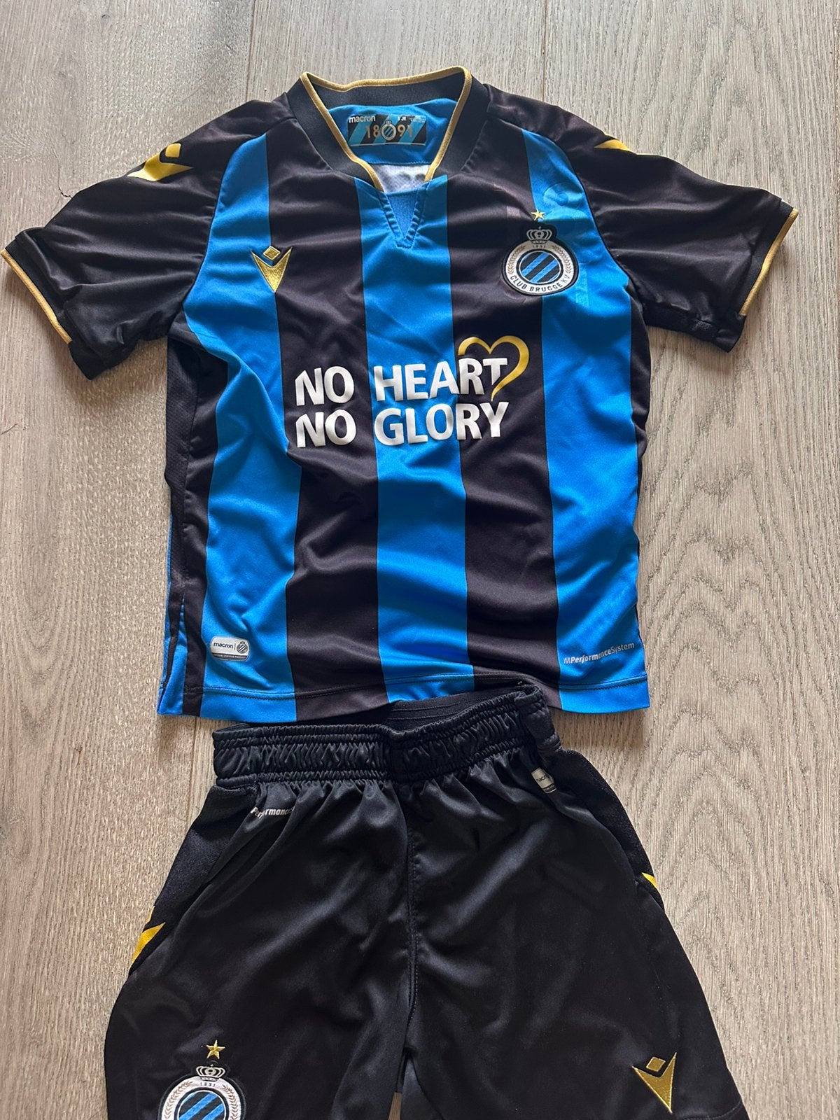 Club Brugge tenue, Ophalen, Zo goed als nieuw