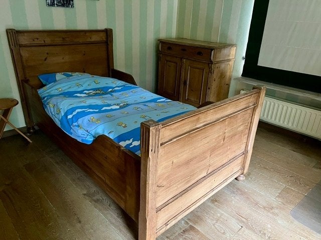 oud bed + kast in greenen, Ophalen, Eenpersoons, Hout