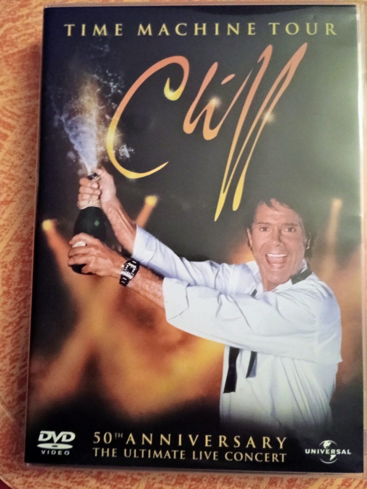 DVD "CLIFF RICHARD ULTIMATE LIVE CONCERT - 50TH ANNIVERSARY", Met bonustracks, Alle leeftijden, Ophalen of Verzenden, Zo goed als nieuw