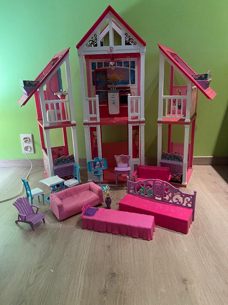 Barbiehuis en toebehoren, Ophalen, Gebruikt, Poppenhuis