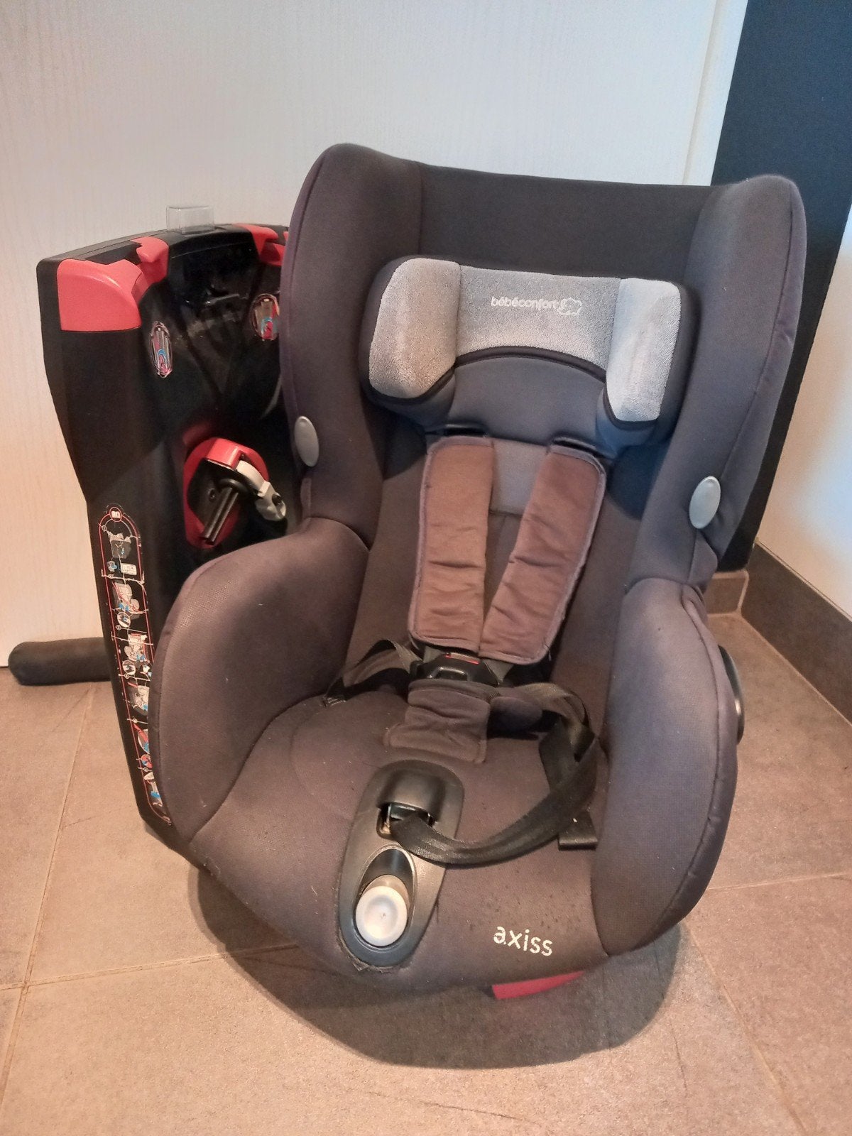 Bébé confort Axiss draaibare autostoel, Ophalen