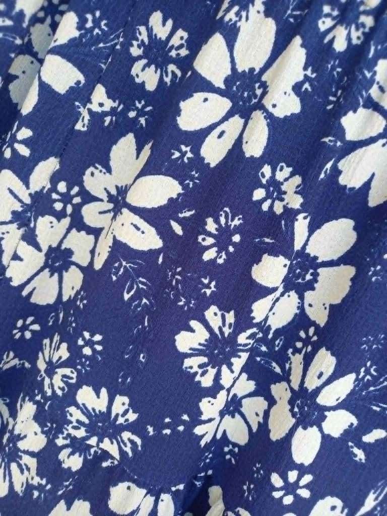 Mooie rok, inktblauw/witte bloemen, elast. A-model, mt 44/46, Vêtements | Femmes, Jupes, Enlèvement ou Envoi, Taille 42/44 (L)