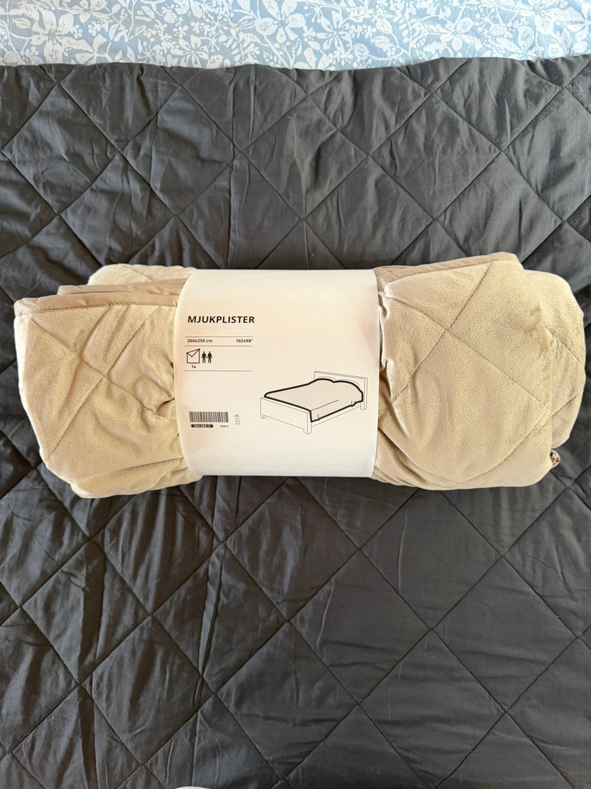 IKEA MJUKPLISTER Quilted Bedspread / Blanket (260x250 cm), Ophalen, Nieuw, Beige
