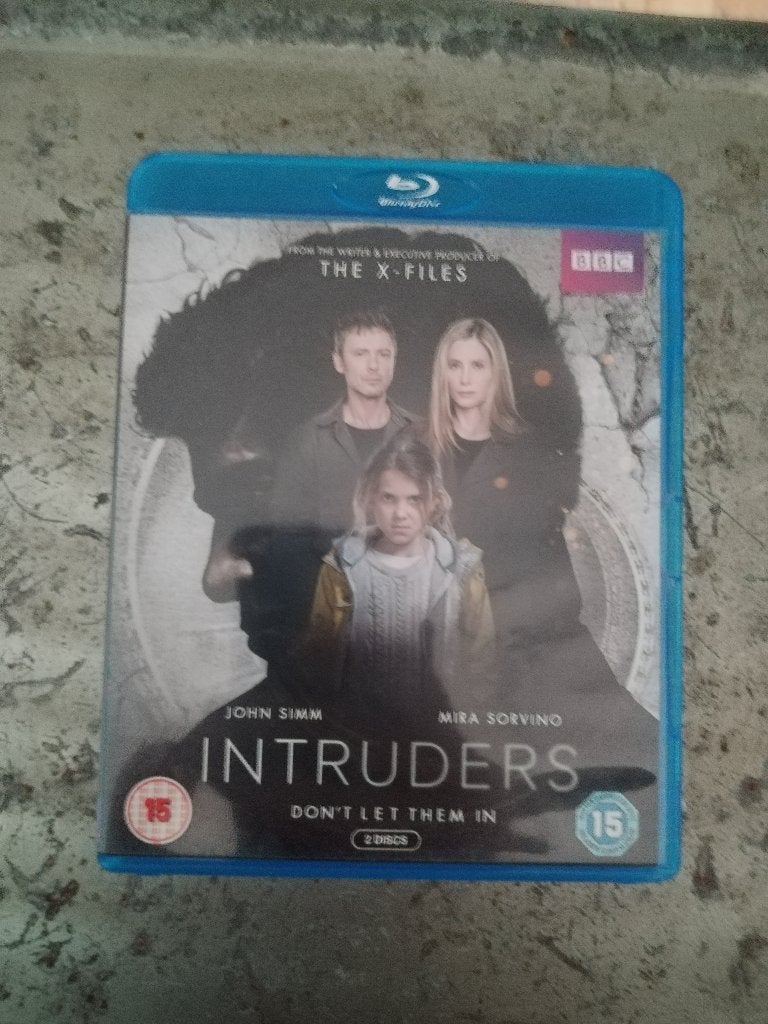 Intruders (bluray), CD & DVD, Blu-ray, Thrillers et Policier, Série, Anglais, Anglais