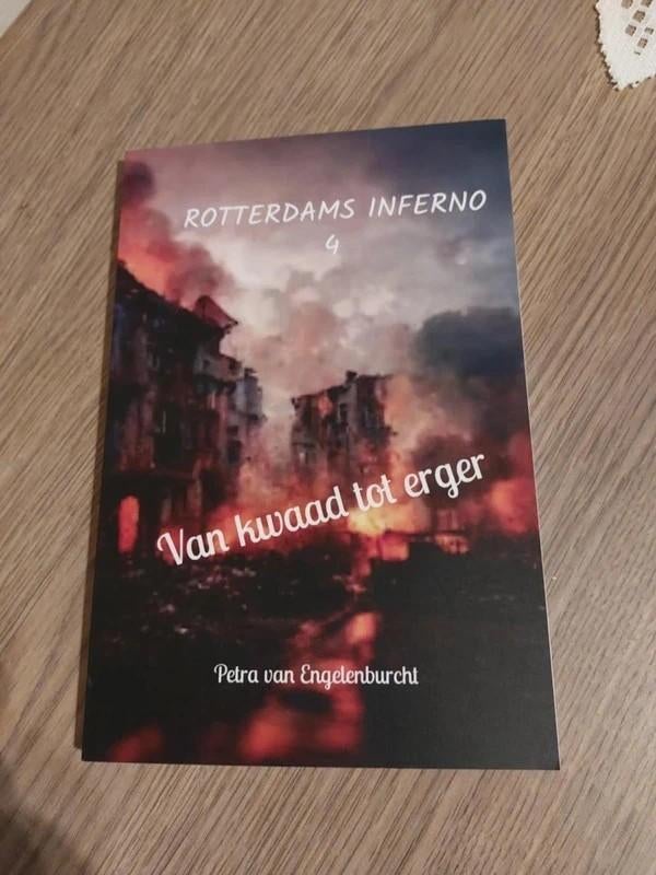 Rotterdams inferno 4 / Petra van Engelenburcht, Boeken, Oorlog en Militair, Zo goed als nieuw, Algemeen, Tweede Wereldoorlog, Ophalen of Verzenden