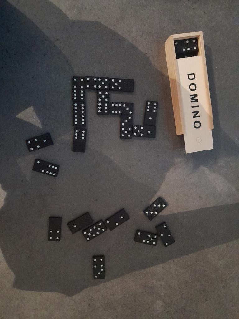 Domino in houten doosje, Hobby en Vrije tijd, Ophalen of Verzenden, Zo goed als nieuw, Reisspel