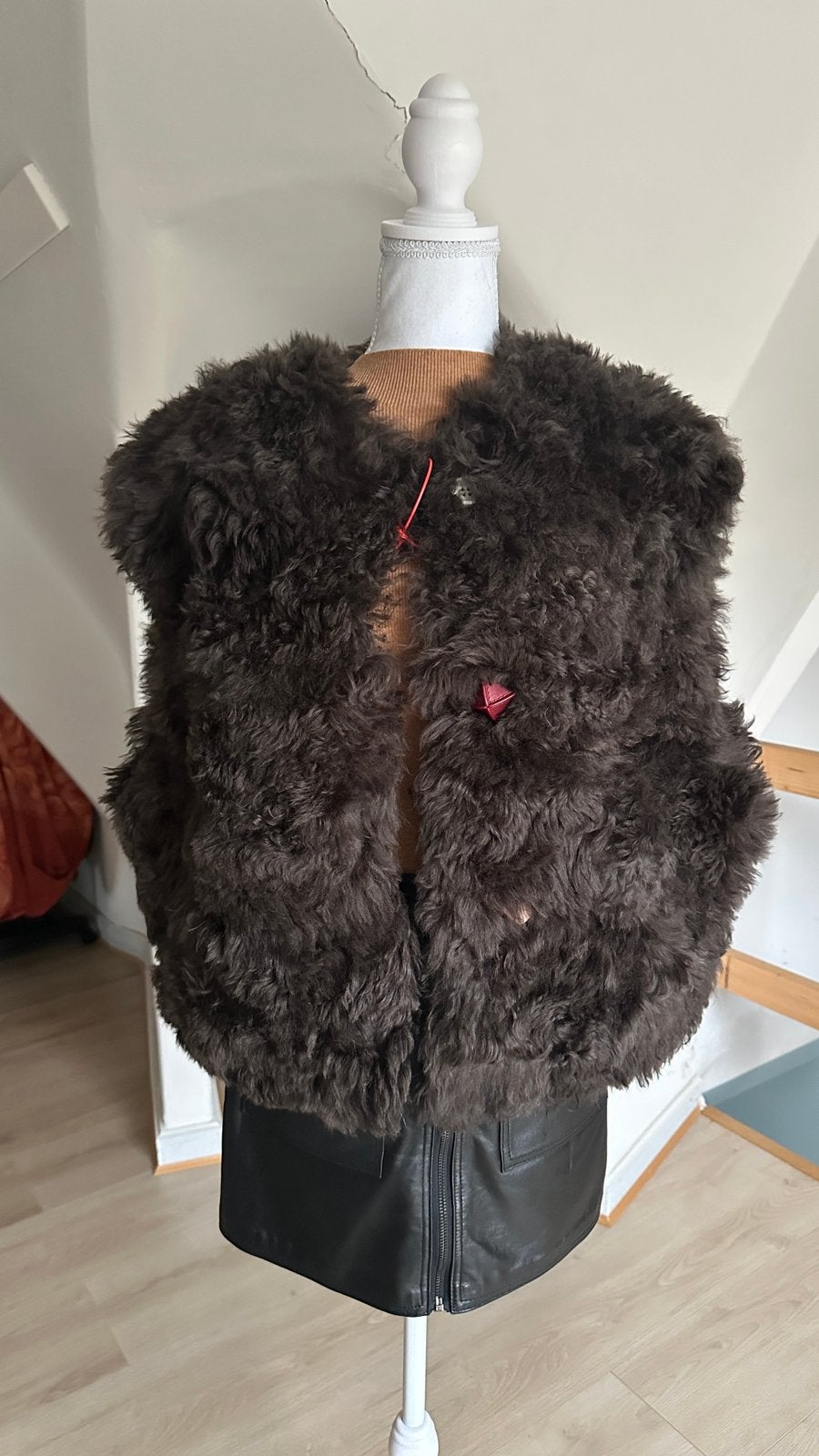 Bodywarmer en laine, Enlèvement ou Envoi, Neuf, Taille 38/40 (M), Brun
