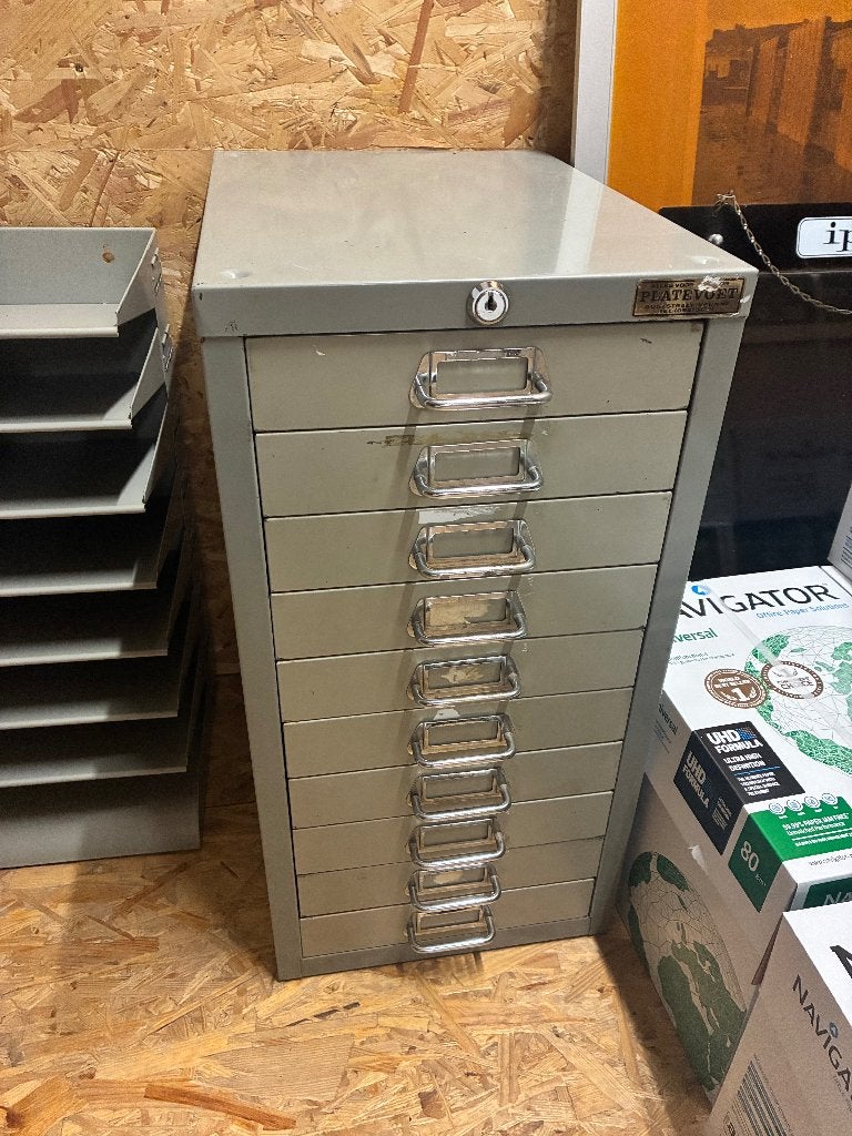 Vintage metalen archiefkast + documentenrek – merk Bisley, Archief en Opbergen, Ophalen, Gebruikt, Kast