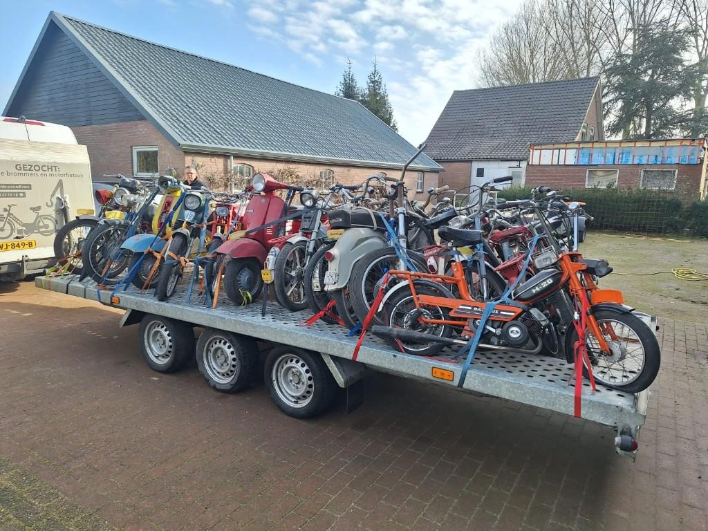 Gezocht oude brommer bromfiets oldtimer Tomos Vespa Kreidler, Fietsen en Brommers, Ophalen, Overige merken