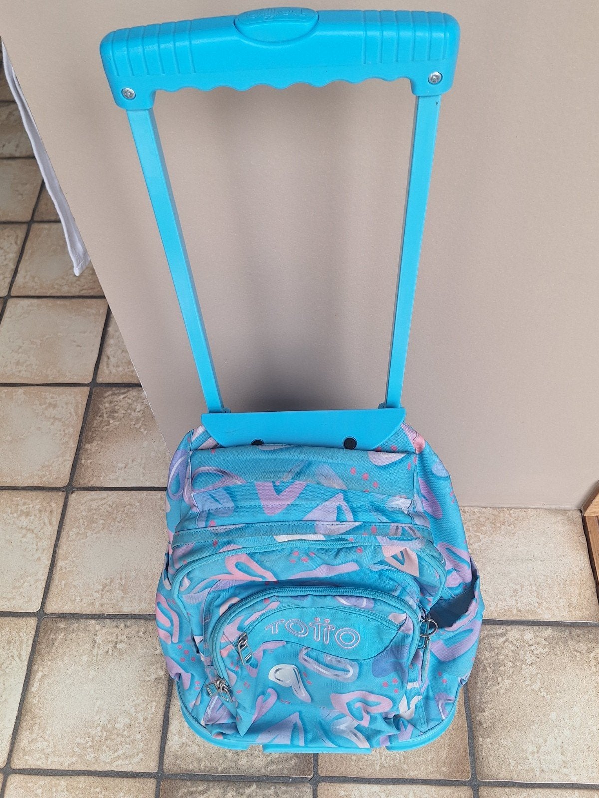 schooltas Totto Lichtblauw op wieltjes, Ophalen, 40 tot 50 cm, Gebruikt, 30 tot 40 cm