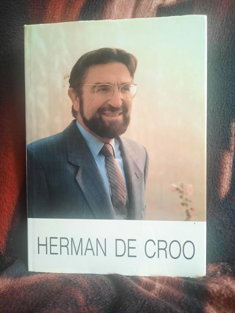 Herman De Croo Huldeboek 1988 (HC), Ophalen of Verzenden, Gelezen, Politiek en Staatkunde