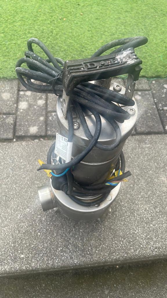 Pompe à eau en inox, Enlèvement, Utilisé