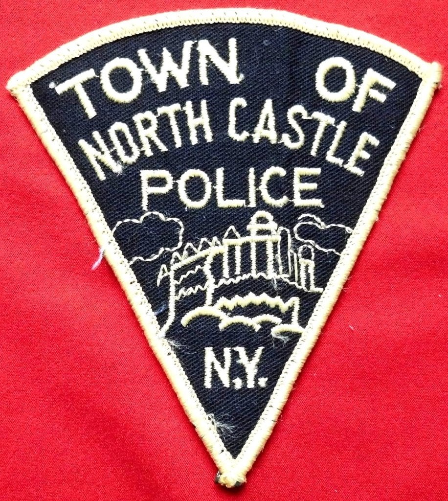 Emblème de la ville de New York ou du nouveau château, Enlèvement ou Envoi, Gendarmerie, Emblème ou Badge