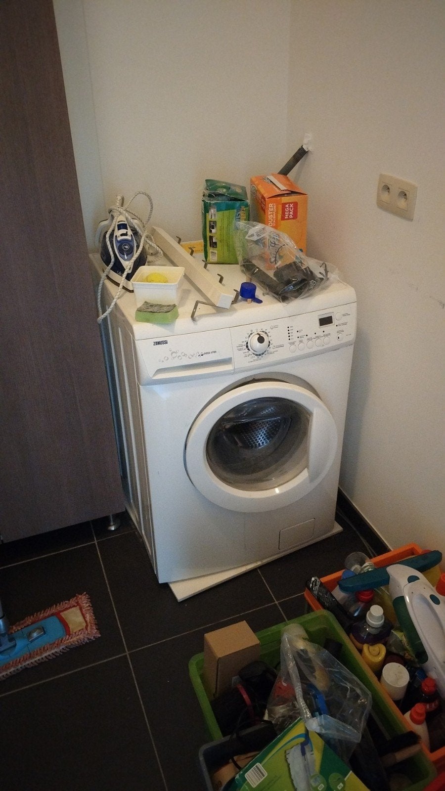 Wasmachine zanussi in goed werkende, Elektronische apparatuur, 6 tot 8 kg, Ophalen, Gebruikt