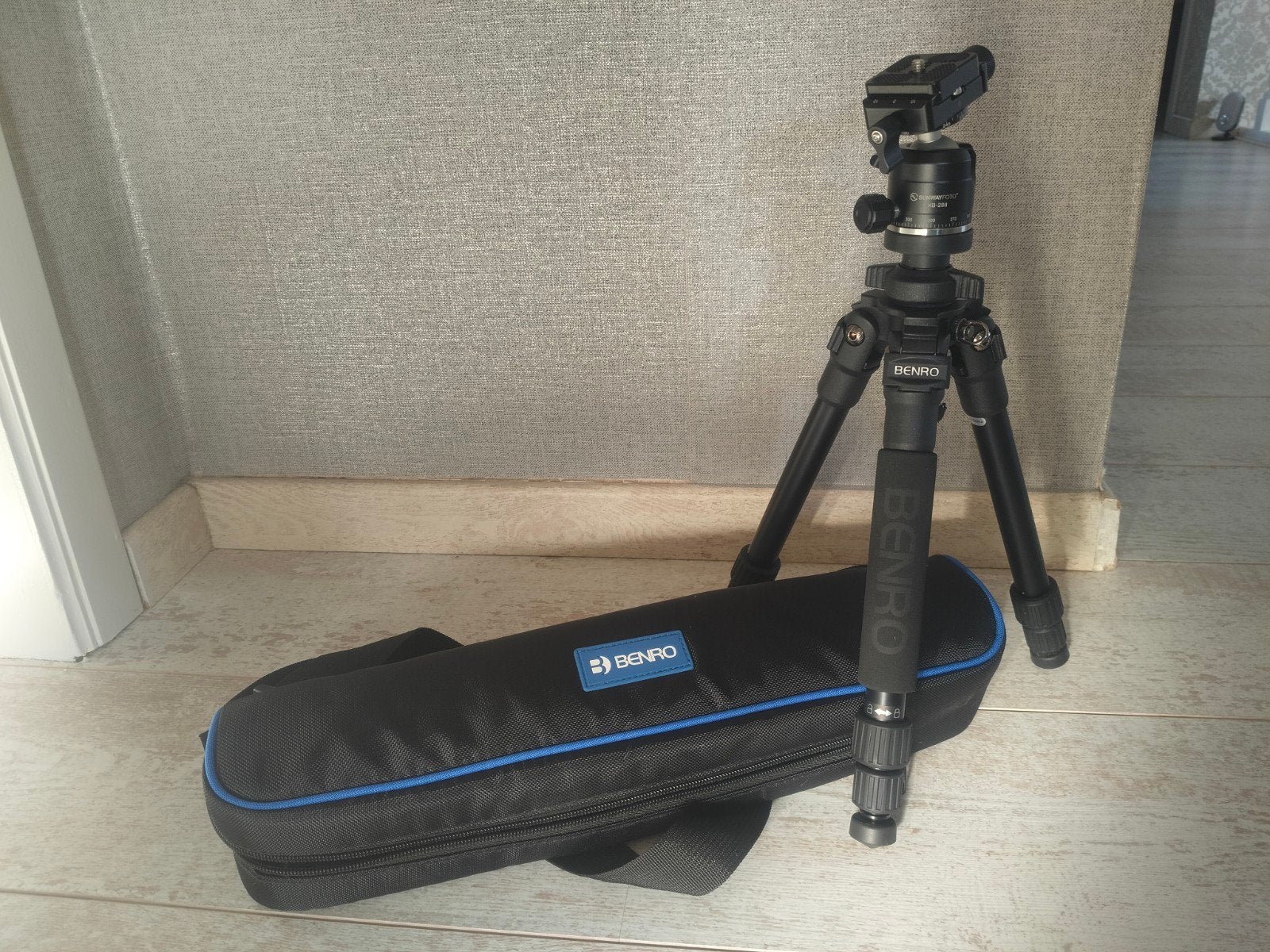 Benro carbon statief + Sunwayfoto XB-28II balhoofd, Audio, Tv en Foto, Ophalen, Balhoofd, Benro