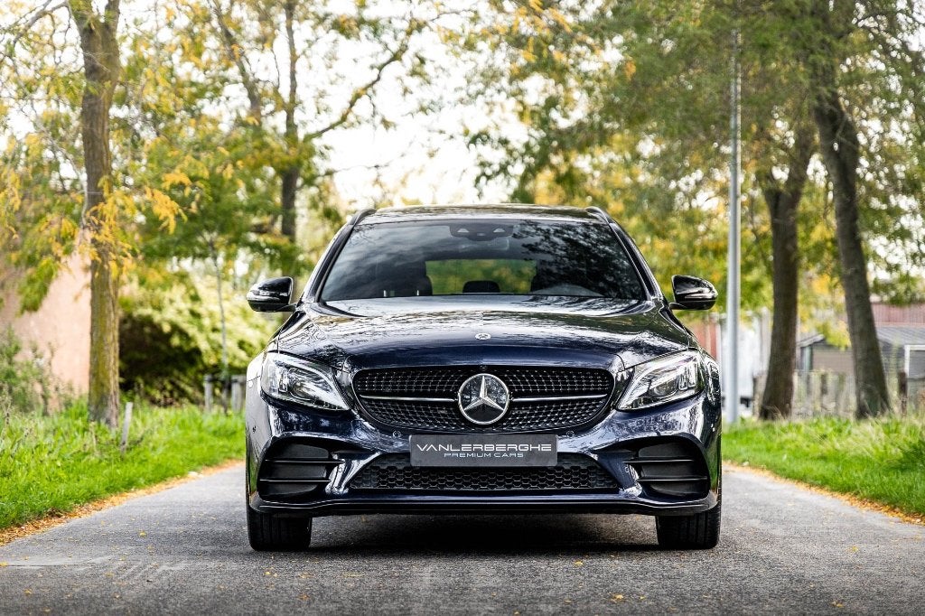 Mercedes C300de AMG Break * Pano * Burmester * Multibeam, Autos, Cuir, Entreprise, Entretenue par le concessionnaire, 5 portes