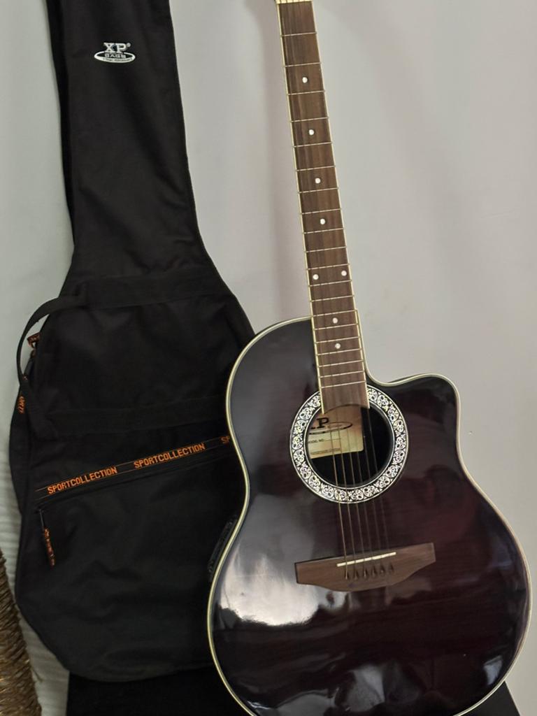 XP elektro-akoestische gitaar, Muziek en Instrumenten, Ophalen, Zo goed als nieuw, Met koffer
