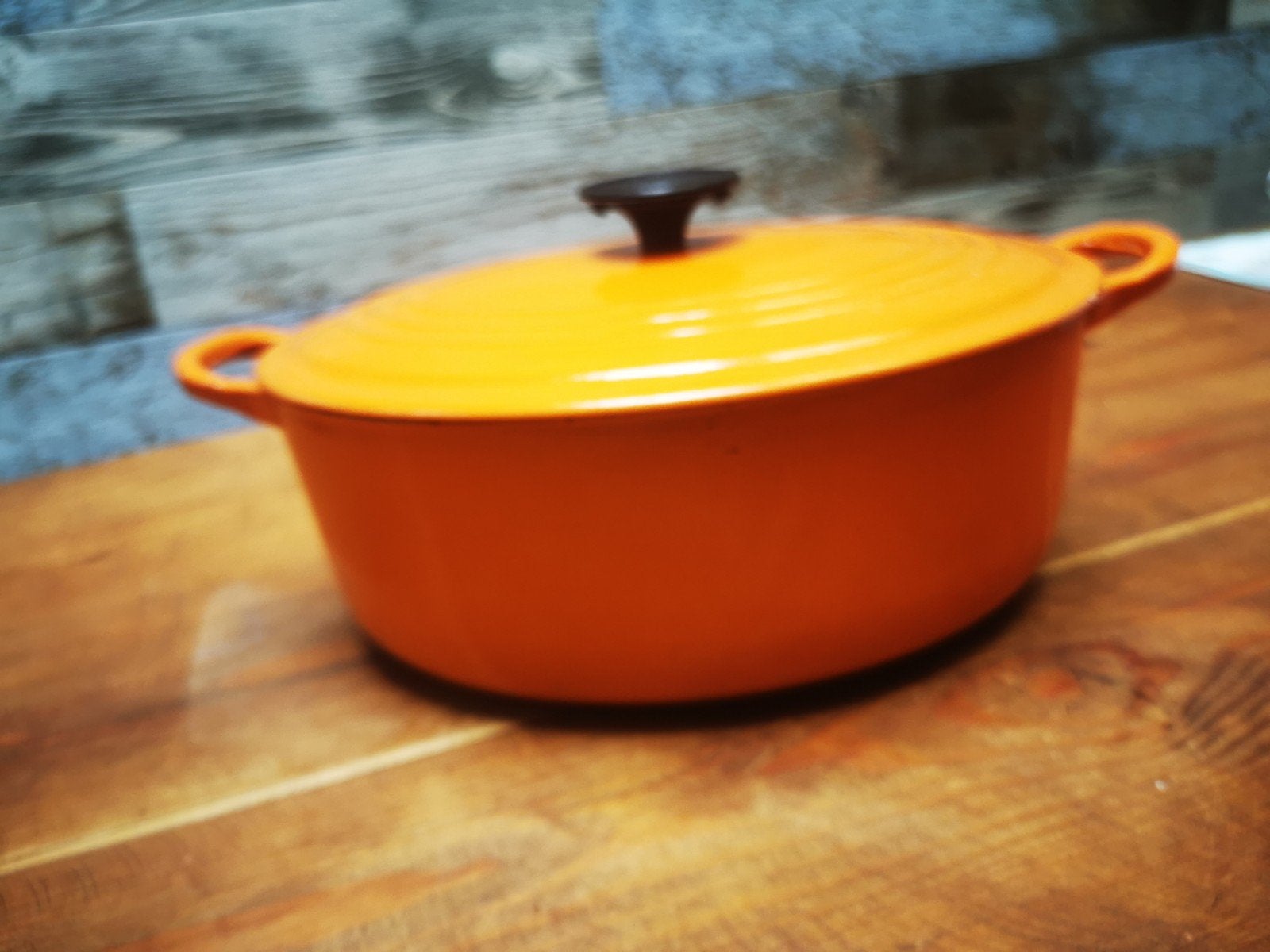 Le creuset ovaal, Enlèvement ou Envoi, Le Creuset