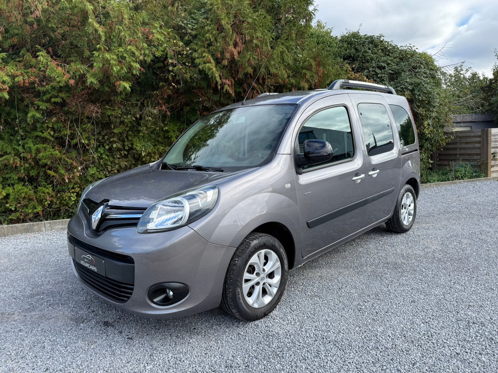 Renault Kangoo 1.2i * Limited* 63.000 km*, Auto's, Voorwielaandrijving, Monovolume, 140 g/km, Euro 6