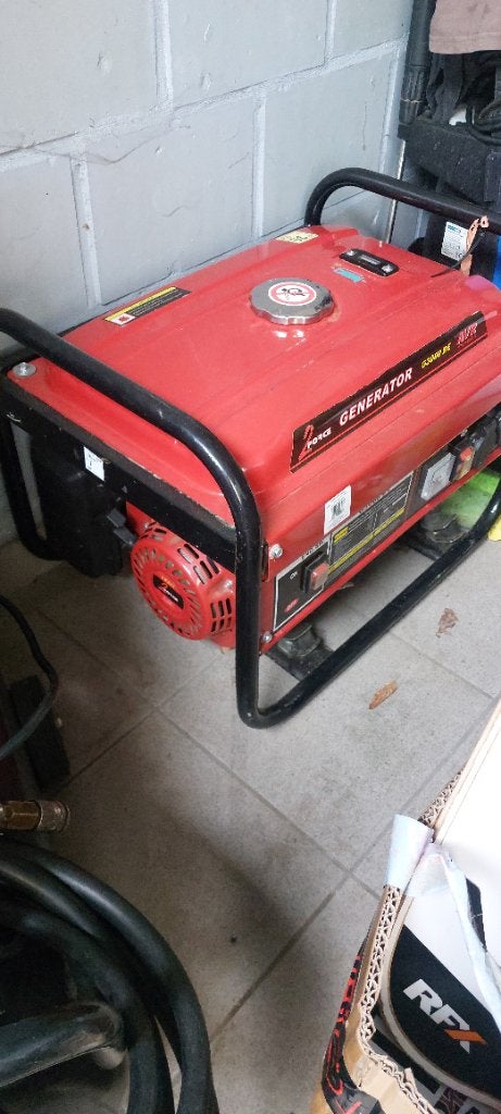 Stroomgenerator, Ophalen, Zo goed als nieuw, Benzine